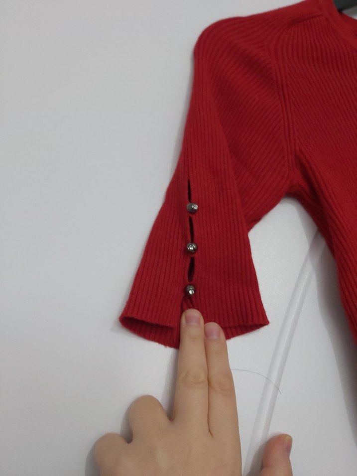 ADL Düğmeli Kırmızı Kısa Kollu Kadın Kazak - Görsel 3