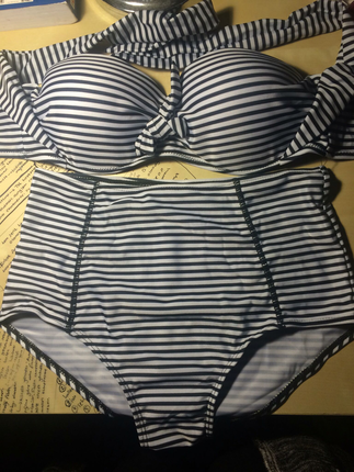 Siyah beyaz çizgili yüksek bel bikini