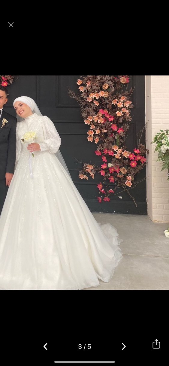 Uzun Kollu Yüksek Yakalı Prenses Gelinlik - Görsel 3