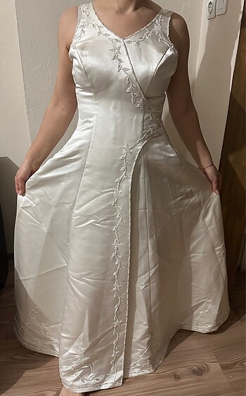 Beyaz nikah elbisesi
