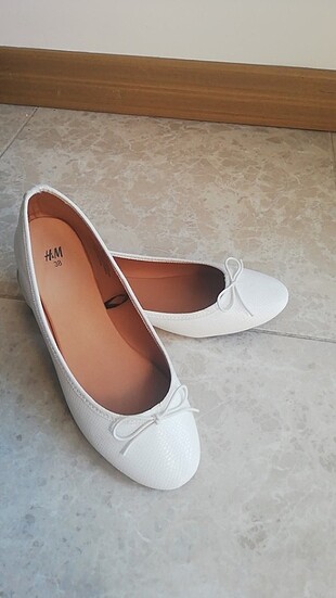 38 Beden beyaz Renk H&M Babet