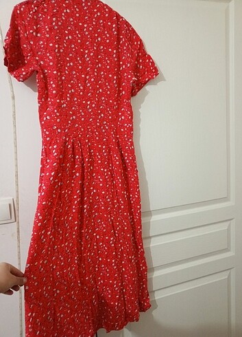 m Beden kırmızı Renk # çiçekli elbise 