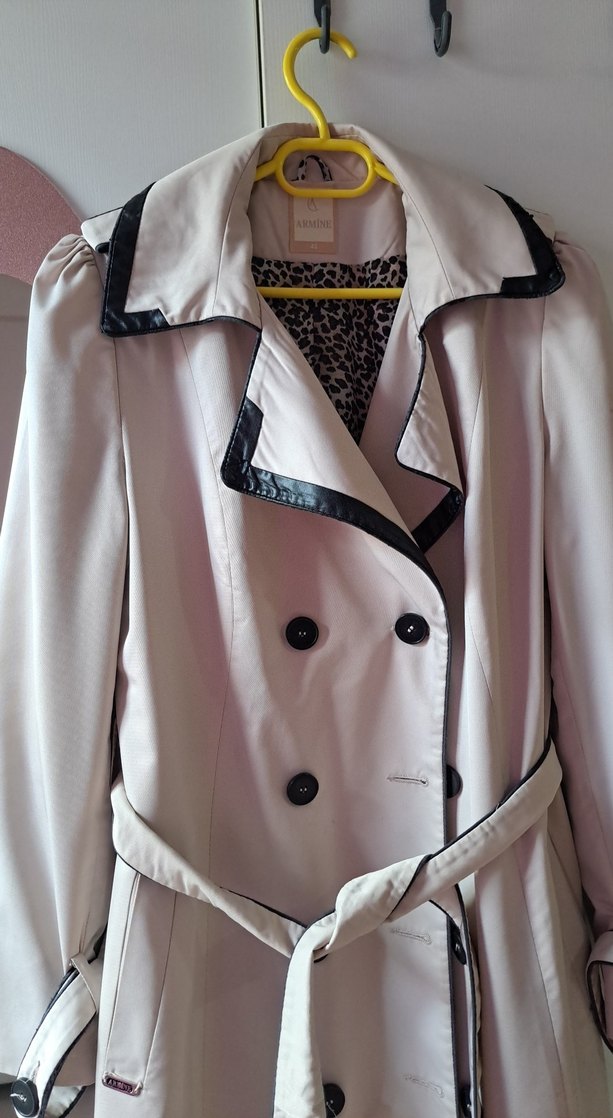 Bej Uzun Kadın Trençkot - Görsel 2