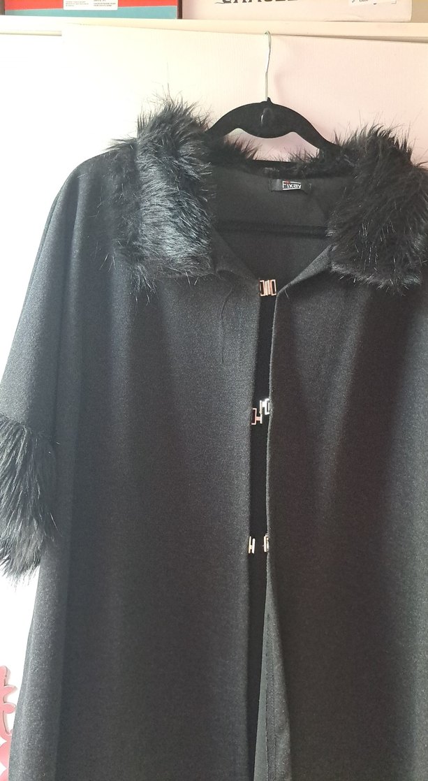 Siyah Kürklü Midi Kadın Kaban - Görsel 3