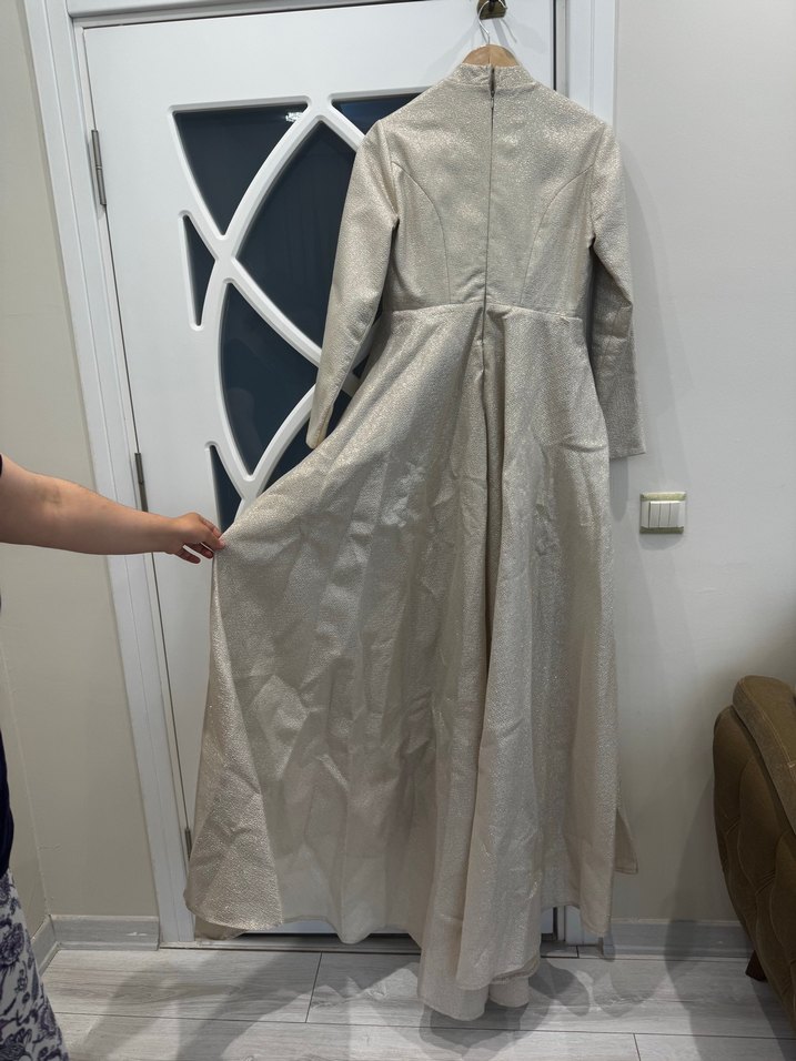 Nakışlı Uzun Parlak Bej Kadın Abiye - Görsel 5