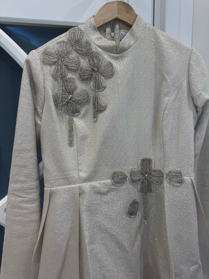 Nakışlı Uzun Parlak Bej Kadın Abiye - Görsel 3