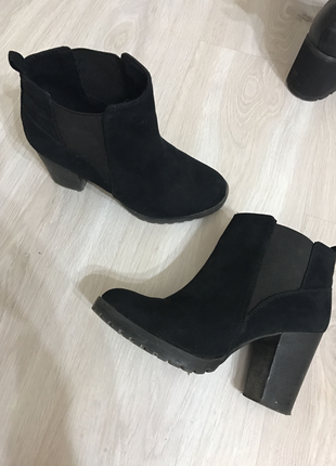 Bershka siyah bilekte siyah bot