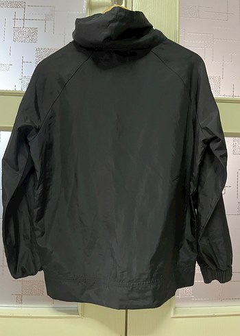 Nike Siyah Kapüşonlu İnce Rüzgarlık - Görsel 3