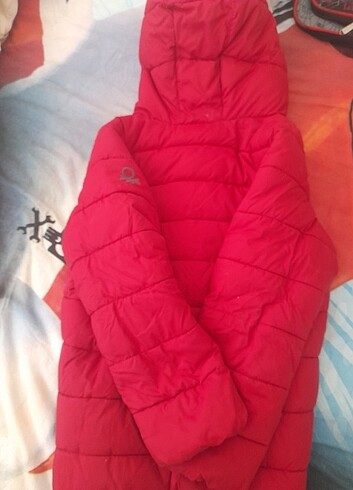 Benetton kirmizi mont 