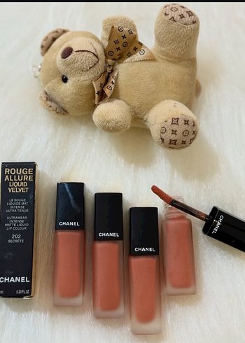 Beden CHANEL Allure Rouge Velvet Likit Mat Ruj 232