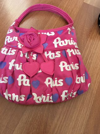 Pembe çanta