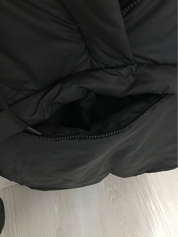 Trendyol & Milla Oversize kanguru siyah şişme mont