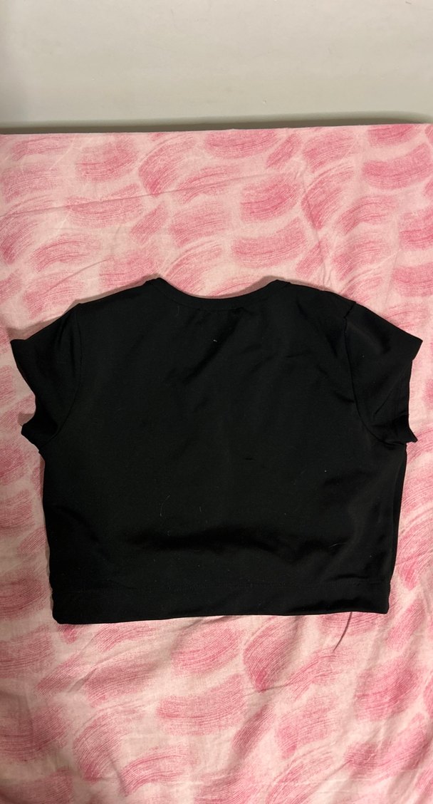 Siyah Kısa Kollu Crop Top - Görsel 2