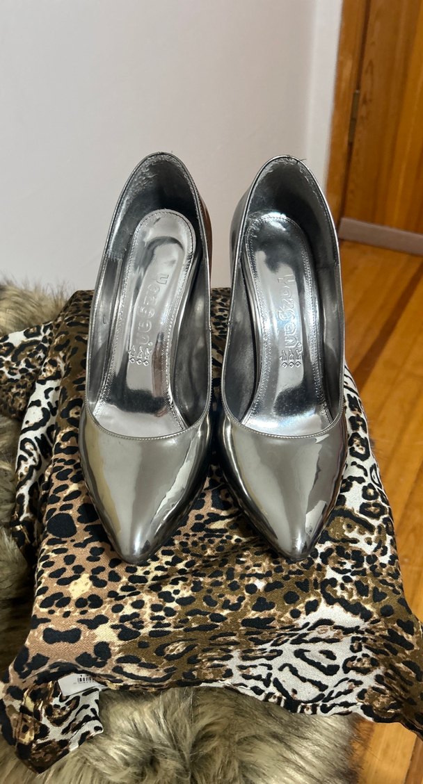 Gri Parlak Yılan Desenli İnce Topuklu Kadın Ayakkabı - Görsel 3