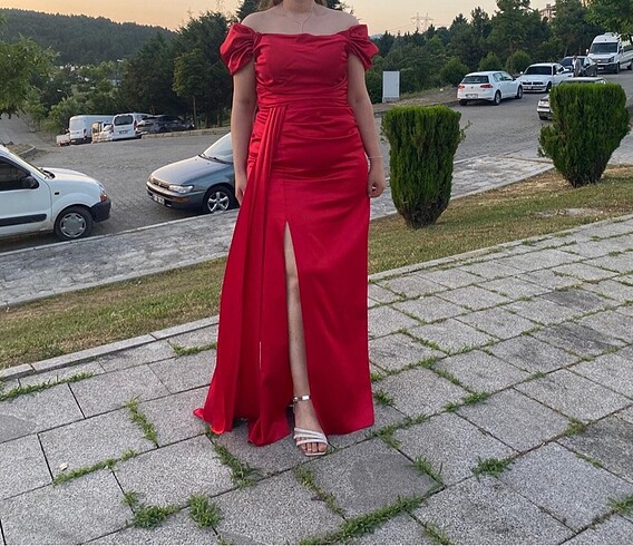 Kırmızı Abiye
