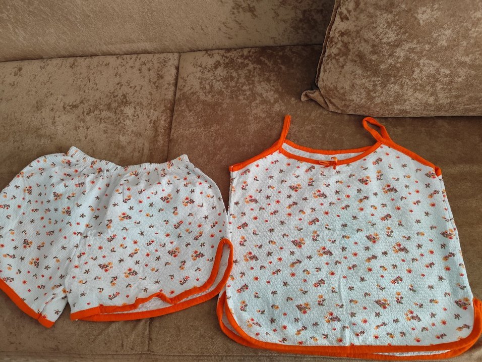 Beyaz Desenli yazlık şortlu pijama takımı - Görsel 2