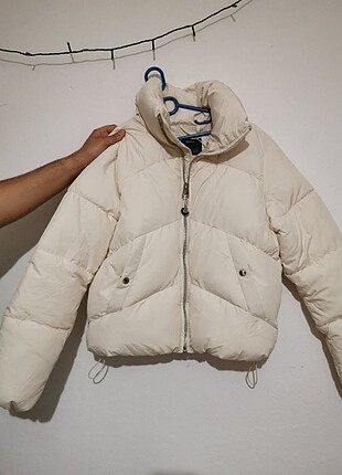 Bershka Bej Mont 