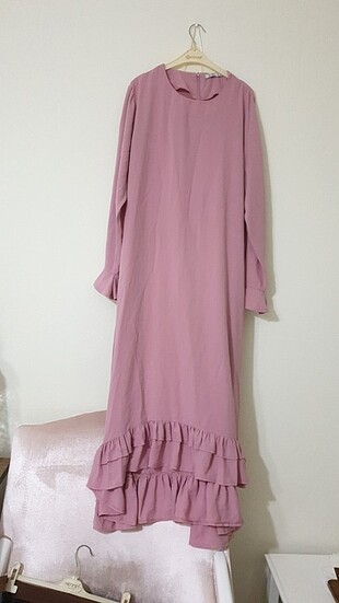 Pembe elbise