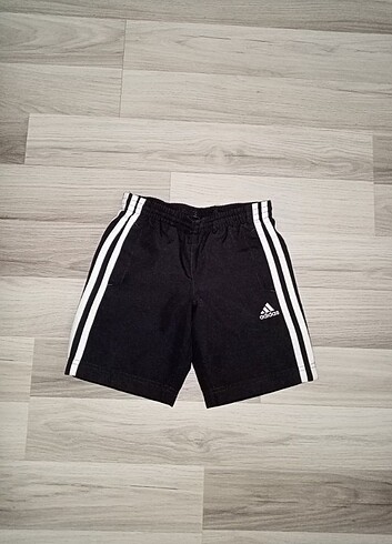 Adidas şort