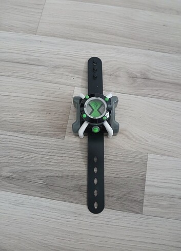 Ben 10 omnitrix saat