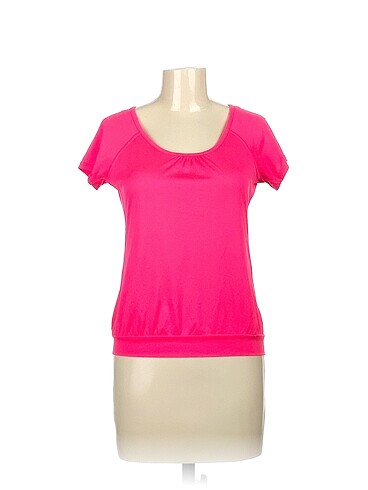 H&M T-shirt %70 İndirimli.