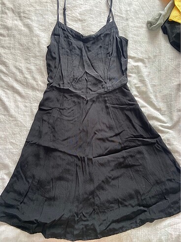 Siyah askılı yazlık elbise