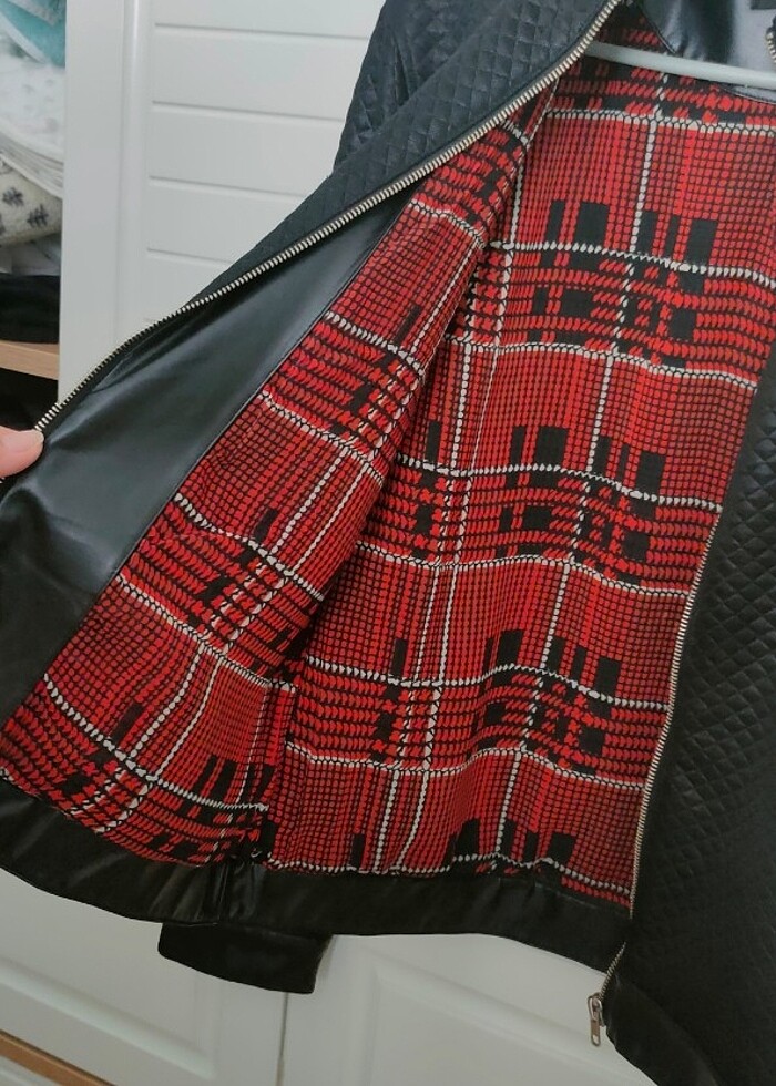 Siyah deri ceket. - Görsel 3