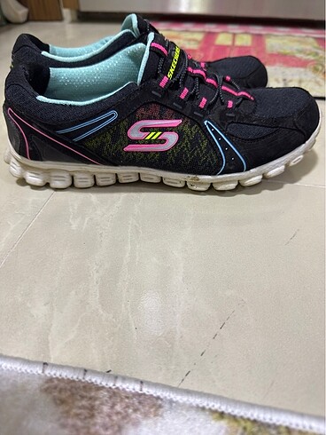 Skechers spor ayakkabı
