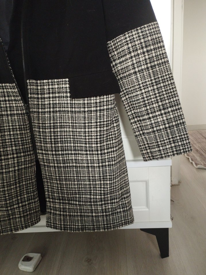 Adil ışık i Siyah Kareli Kısa Kadın Kaban - Görsel 3