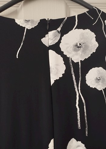 Aker Siyah V Yaka Uzun Desenli Elbise - Görsel 3