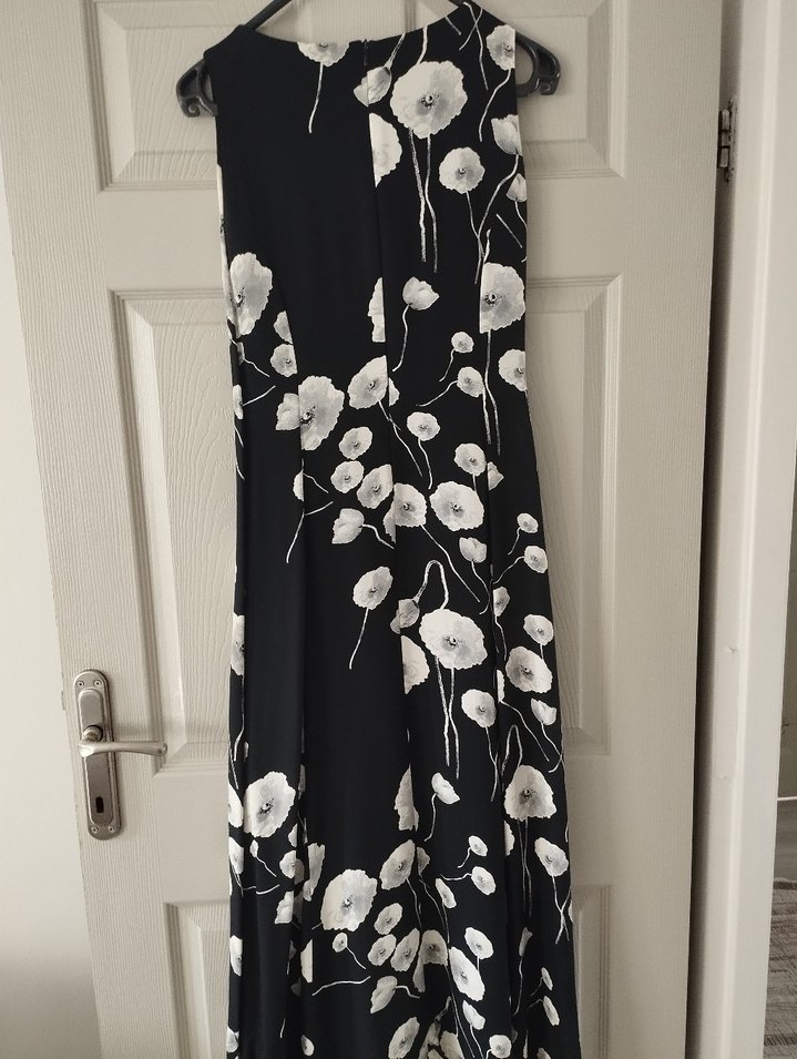 Aker Siyah V Yaka Uzun Desenli Elbise - Görsel 2