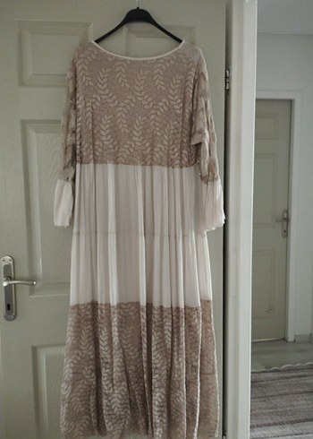 İtalyan dantel Detaylı Bej Uzun Bohem Elbise - Görsel 4