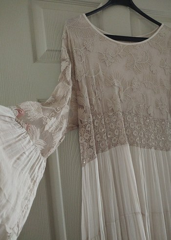 İtalyan dantel Detaylı Bej Uzun Bohem Elbise - Görsel 5