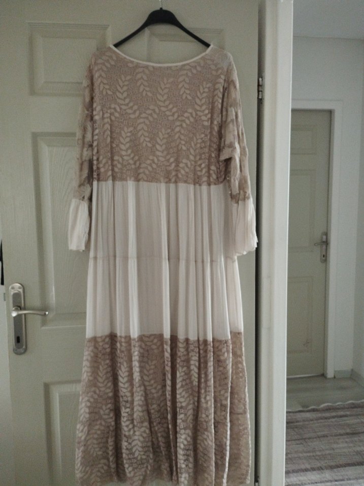 İtalyan dantel Detaylı Bej Uzun Bohem Elbise - Görsel 4