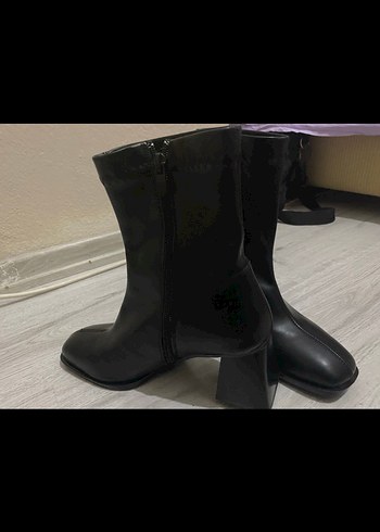 Siyah Tokalı Kadın Blok Topuk Bot - Görsel 2