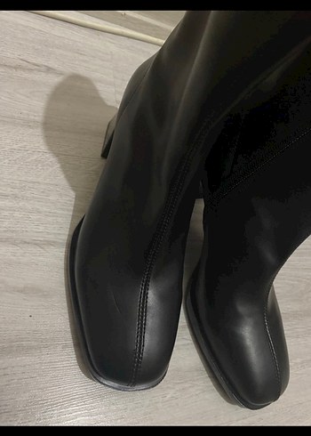Siyah Tokalı Kadın Blok Topuk Bot - Görsel 8