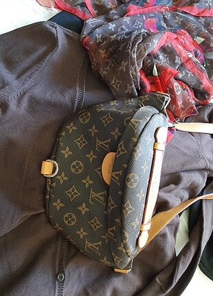  Beden Louis Vuitton bel cantasi