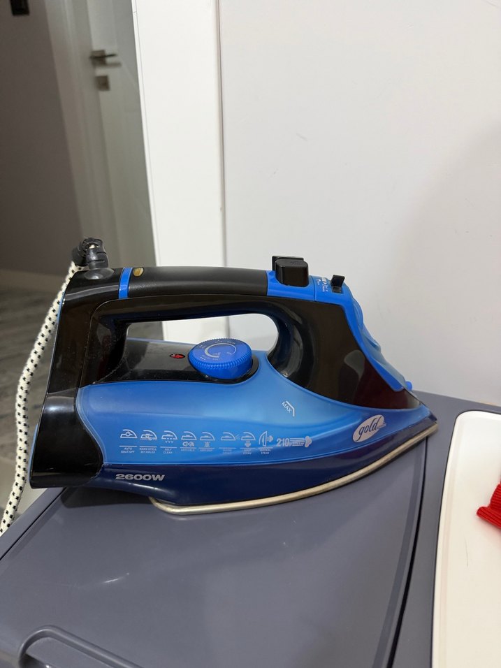 Goldmaster Mavi Buharlı Ütü 2600 W - Görsel 2