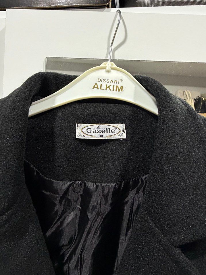 Siyah kaşe Kemerli Kaban - Görsel 4