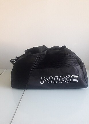 Nike Seyahat ve Spor Çantası 