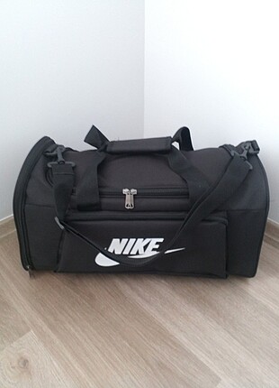 Nike Seyahat ve Spor Çantası