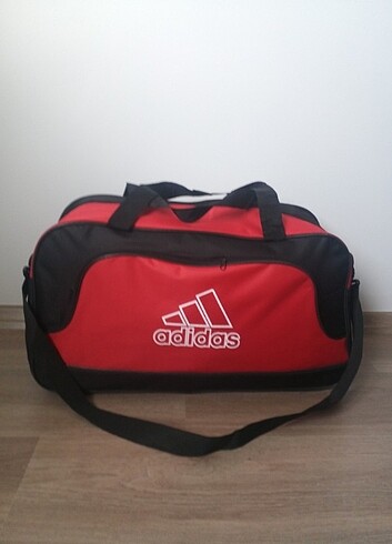 Adidas Seyahat ve Spor Çantası