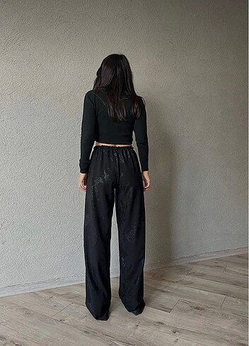 s Beden siyah Renk Zara Model Varaklı Pantolon
