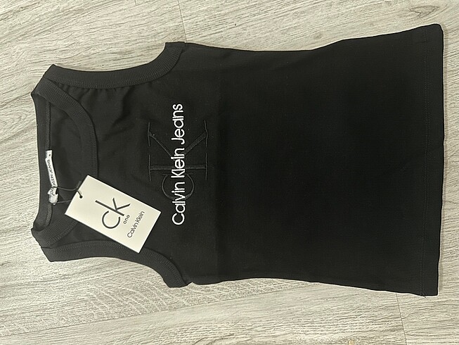 Calvin Klein Crop