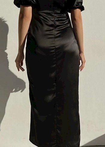 Siyah Drapeli Uzun Saten Elbise - Görsel 3