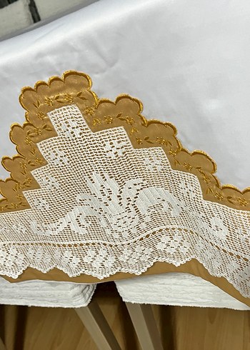 İşlemeli Beyaz Saten Çarşaf Yastık Takımı - Görsel 2