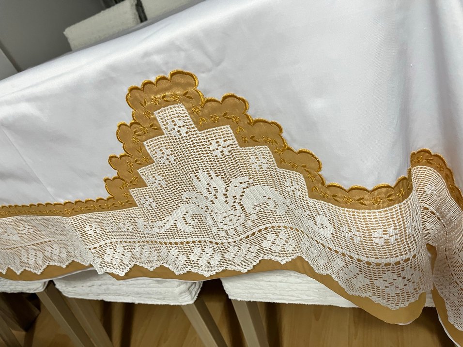 İşlemeli Beyaz Saten Çarşaf Yastık Takımı - Görsel 2