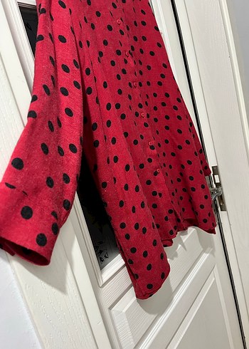Kırmızı Puantiyeli Uzun Kollu Kadın Gömlek - Görsel 6