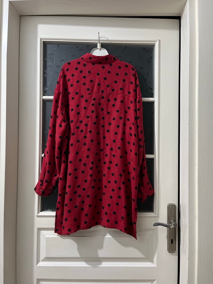 Kırmızı Puantiyeli Uzun Kollu Kadın Gömlek - Görsel 4