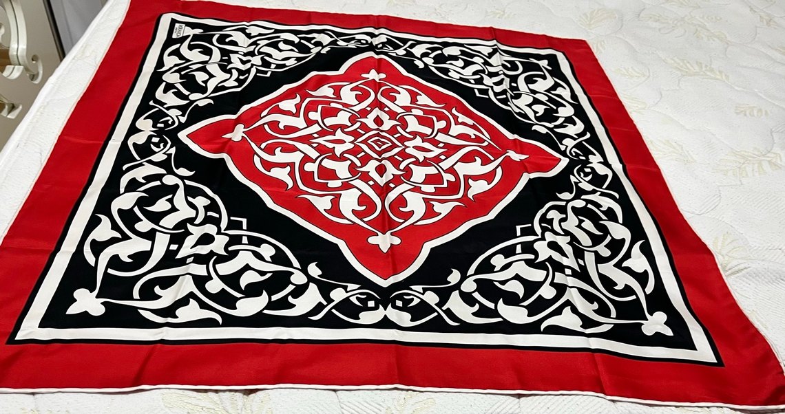 Kırmızı Siyah Desenli Kadın Eşarp - Görsel 4